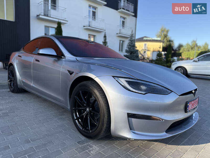 Ліфтбек Tesla Model S 2024 в 