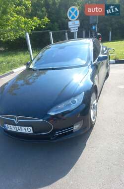 Ліфтбек Tesla Model S 2014 в 