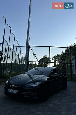 Лифтбек Tesla Model S 2016 в Львове