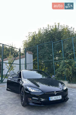 Лифтбек Tesla Model S 2016 в Львове