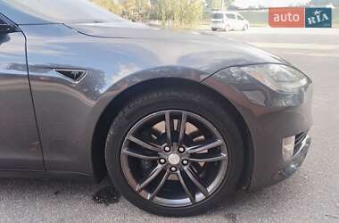 Лифтбек Tesla Model S 2016 в 