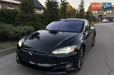Лифтбек Tesla Model S 2012 в 