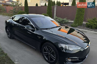 Лифтбек Tesla Model S 2012 в 
