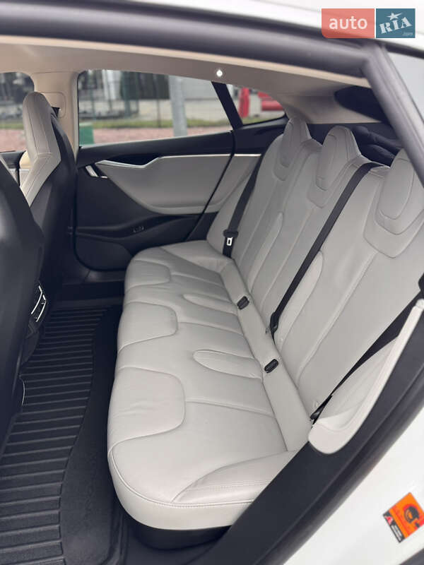 Лифтбек Tesla Model S 2014 в Киеве