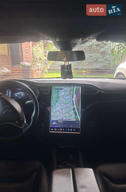 Лифтбек Tesla Model S 2015 в 