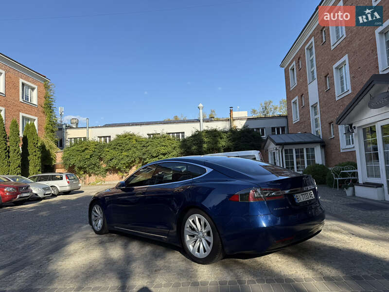 Лифтбек Tesla Model S 2016 в Кременчуге