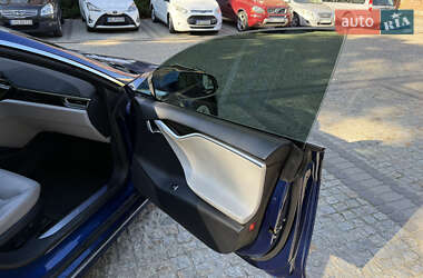 Ліфтбек Tesla Model S 2016 в 