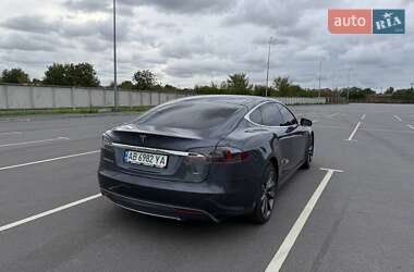 Ліфтбек Tesla Model S 2015 в 