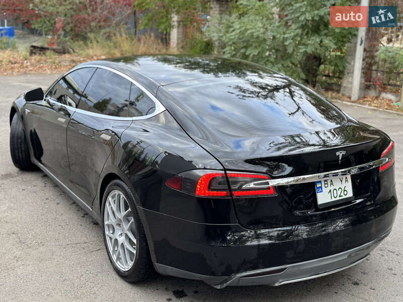 Лифтбек Tesla Model S 2014 в Николаеве фото 49 Лифтбек Tesla Model S 2014 в Николаеве