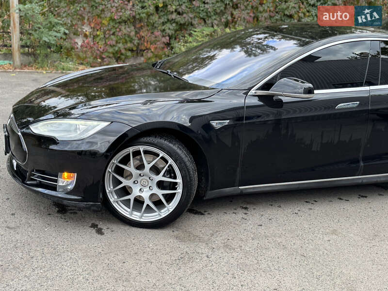 Лифтбек Tesla Model S 2014 в Николаеве фото 8 Лифтбек Tesla Model S 2014 в Николаеве