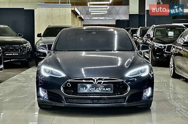 Ліфтбек Tesla Model S 2015 в 