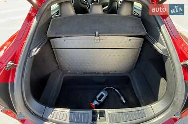 Лифтбек Tesla Model S 2016 в 
