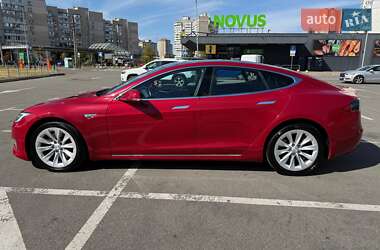 Лифтбек Tesla Model S 2016 в 