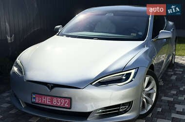 Лифтбек Tesla Model S 2017 в 