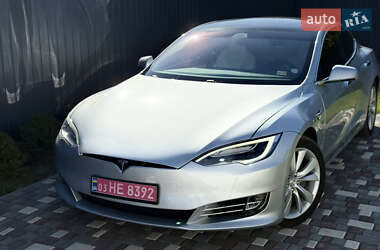 Лифтбек Tesla Model S 2017 в 