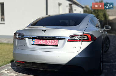 Лифтбек Tesla Model S 2017 в 