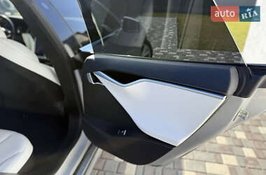 Лифтбек Tesla Model S 2017 в 
