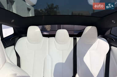 Лифтбек Tesla Model S 2017 в 