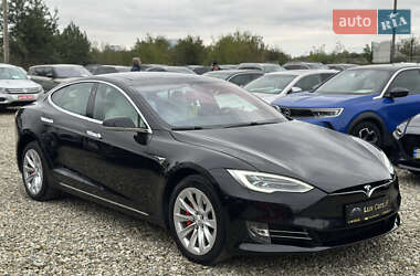 Лифтбек Tesla Model S 2017 в Ивано-Франковске