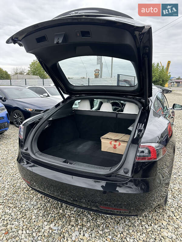 Ліфтбек Tesla Model S 2017 в Івано-Франківську фото 29 Ліфтбек Tesla Model S 2017 в Івано-Франківську