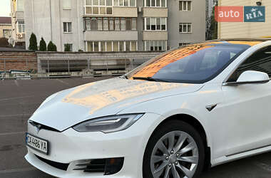 Ліфтбек Tesla Model S 2017 в 