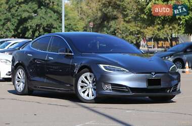Ліфтбек Tesla Model S 2018 в Києві