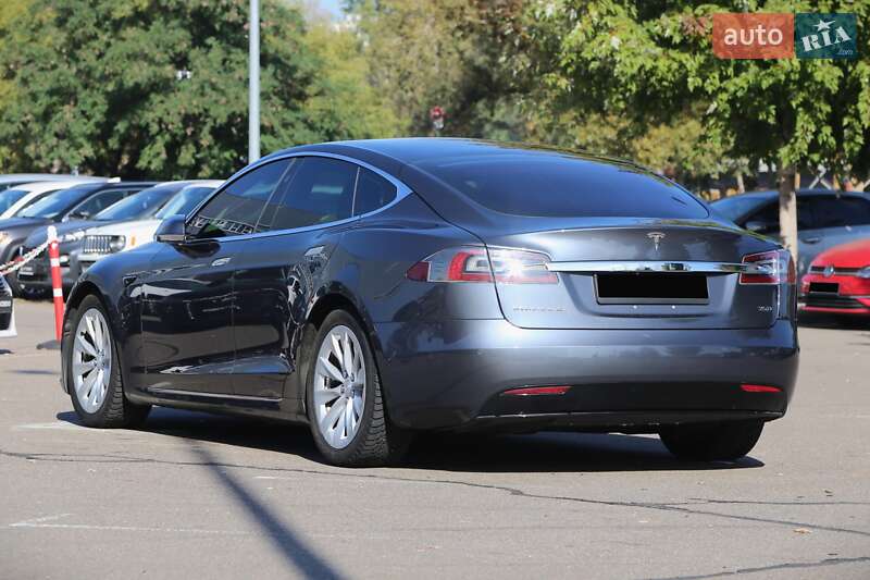 Ліфтбек Tesla Model S 2018 в Києві