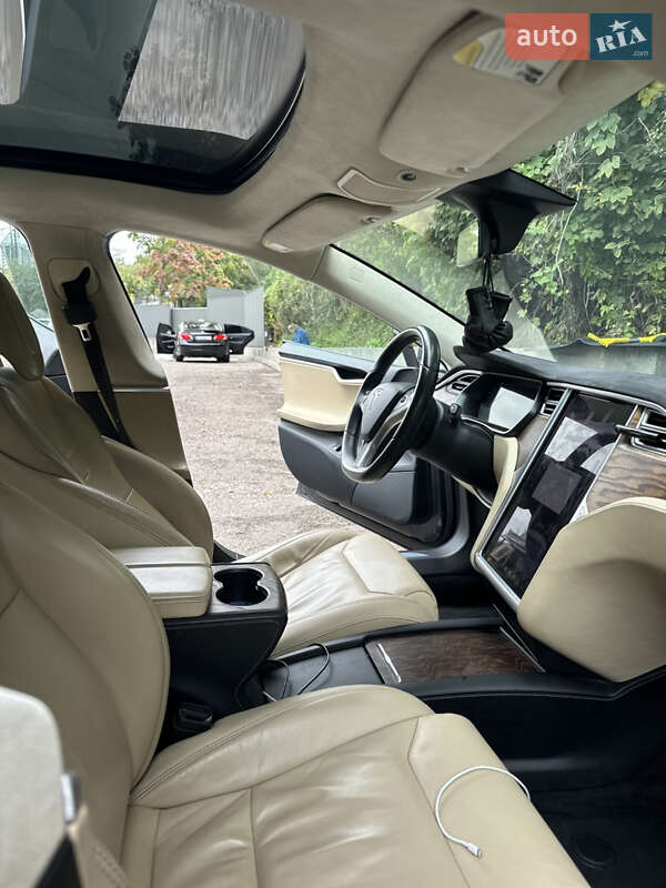 Ліфтбек Tesla Model S 2017 в Києві