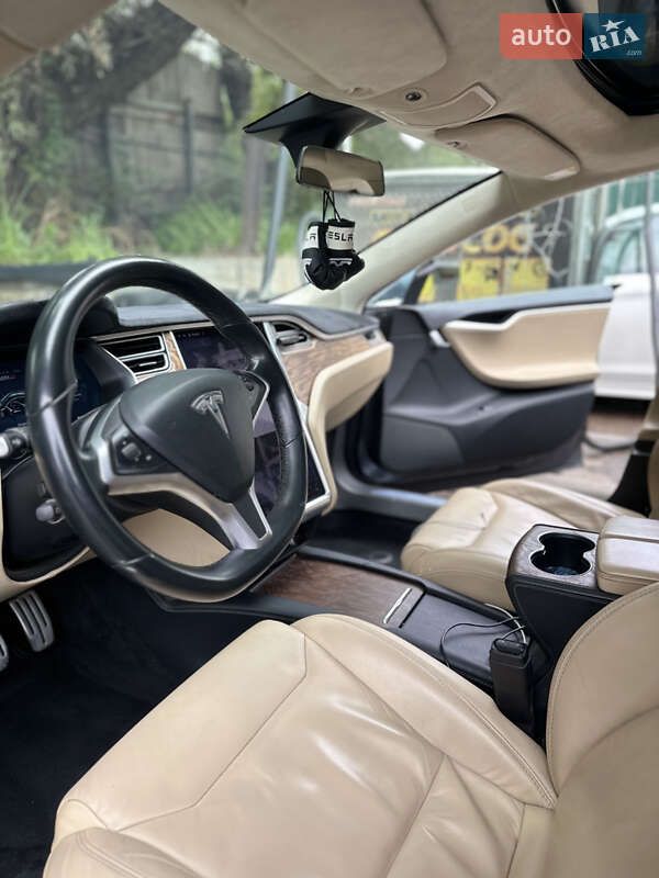 Ліфтбек Tesla Model S 2017 в Києві