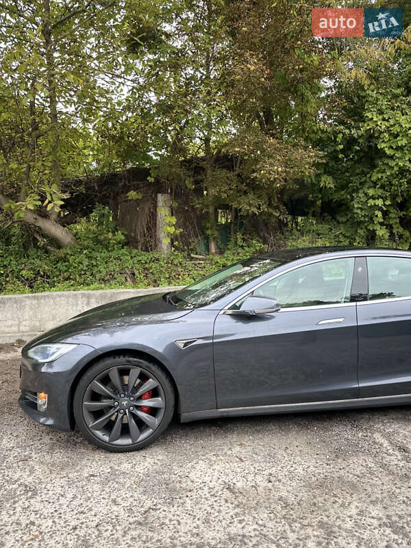 Ліфтбек Tesla Model S 2017 в Києві