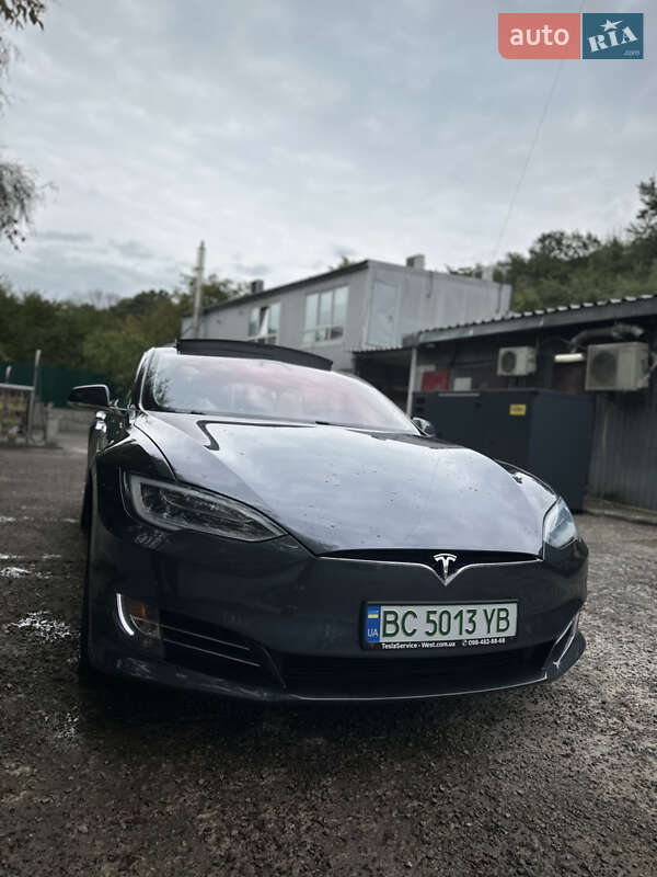 Ліфтбек Tesla Model S 2017 в Києві
