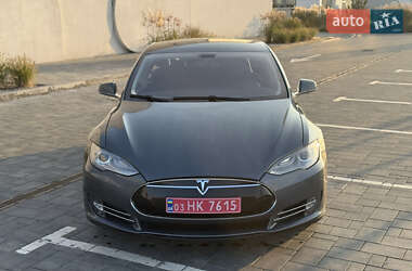 Лифтбек Tesla Model S 2014 в 