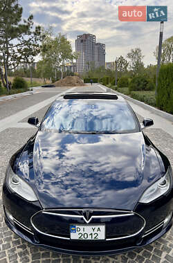 Ліфтбек Tesla Model S 2013 в 