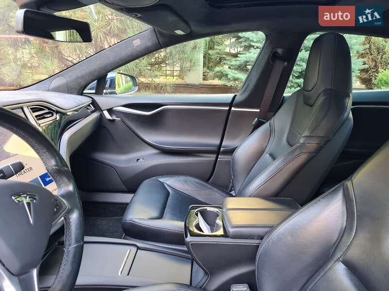 Ліфтбек Tesla Model S 2015 в Одесі