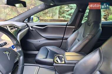 Лифтбек Tesla Model S 2015 в 