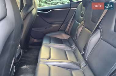Лифтбек Tesla Model S 2015 в 