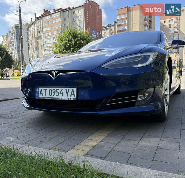 Лифтбек Tesla Model S 2018 в Ивано-Франковске