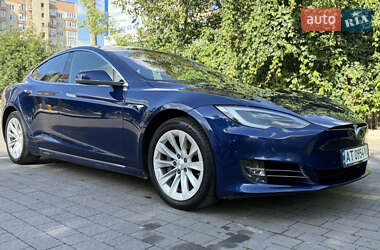 Лифтбек Tesla Model S 2018 в Ивано-Франковске