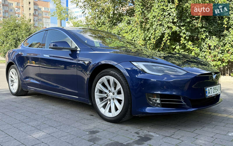 Лифтбек Tesla Model S 2018 в Ивано-Франковске