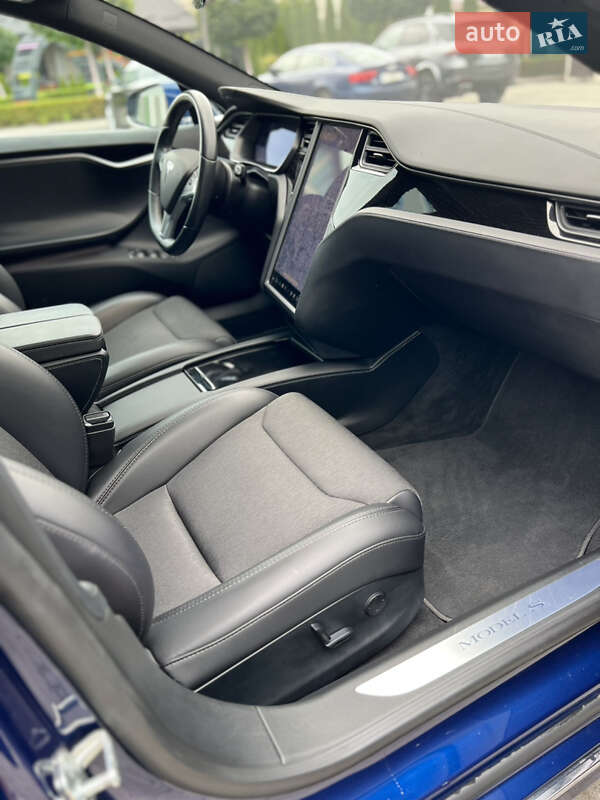 Лифтбек Tesla Model S 2018 в Ивано-Франковске