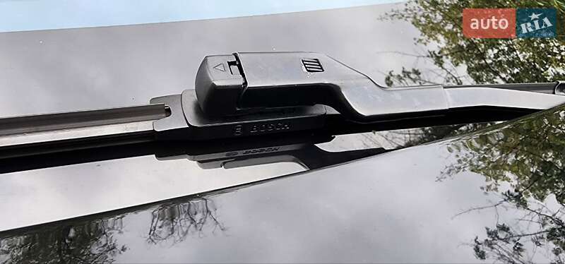 Лифтбек Tesla Model S 2017 в Хмельницком