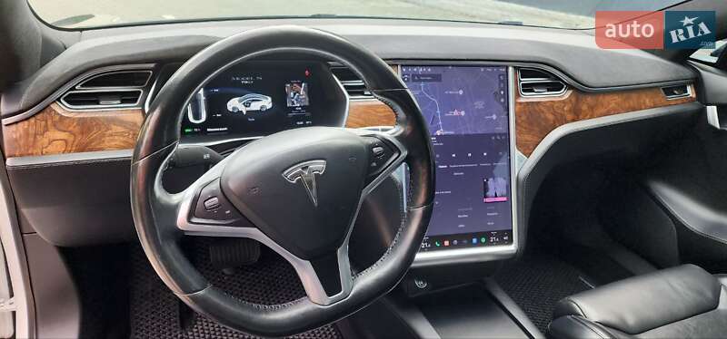 Лифтбек Tesla Model S 2017 в Хмельницком