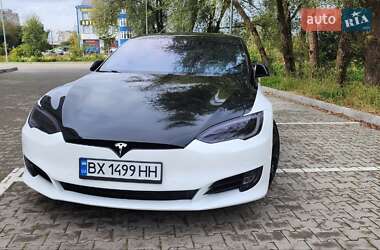 Ліфтбек Tesla Model S 2017 в 