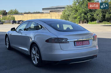 Ліфтбек Tesla Model S 2013 в  фото 6 Ліфтбек Tesla Model S 2013 в