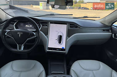 Ліфтбек Tesla Model S 2013 в  фото 13 Ліфтбек Tesla Model S 2013 в