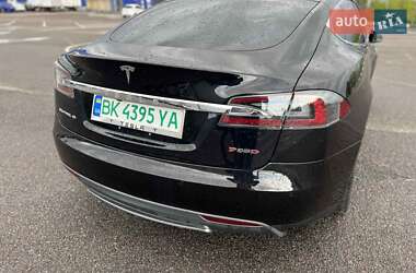 Ліфтбек Tesla Model S 2015 в Здолбуніві