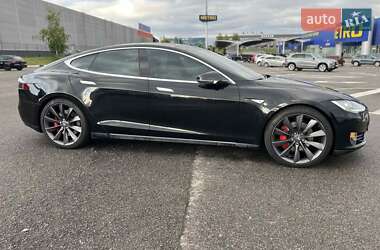 Ліфтбек Tesla Model S 2015 в Здолбуніві