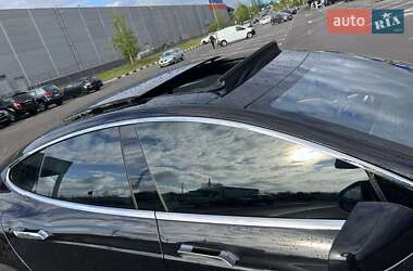 Ліфтбек Tesla Model S 2015 в Здолбуніві