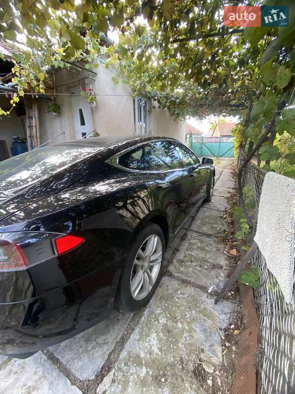 Ліфтбек Tesla Model S 2016 в Мукачевому