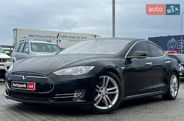 Ліфтбек Tesla Model S 2015 в Львові